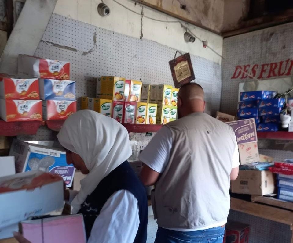 ضبط بضائع منتهية الصلاحية بطرابلس .
