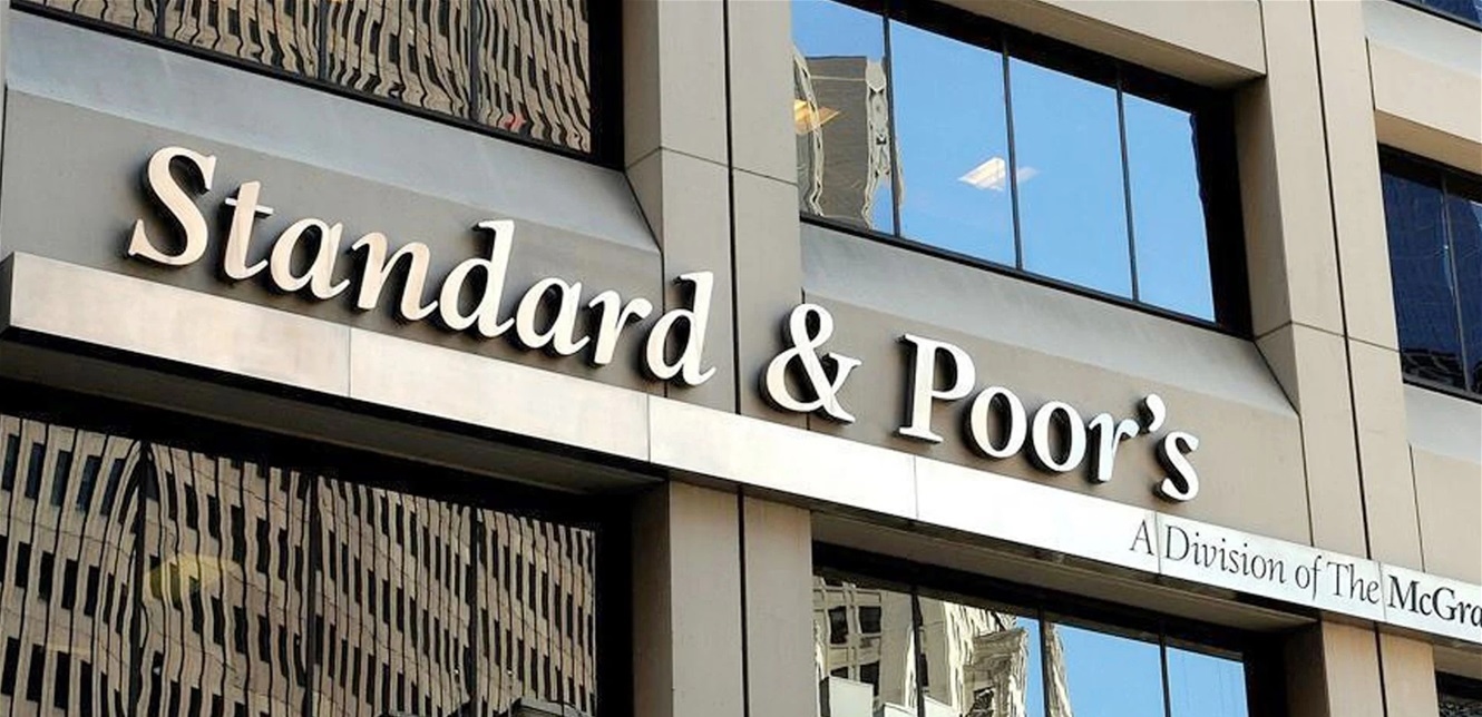 'S&P' ترفع تصنيف لبنان الائتماني بالعملة المحلية