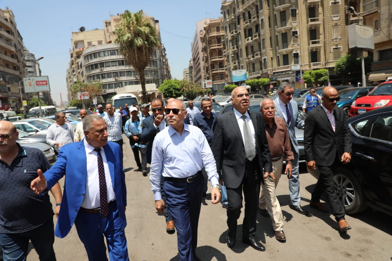١٠ جنيهات للانتظار بساحات القاهرة