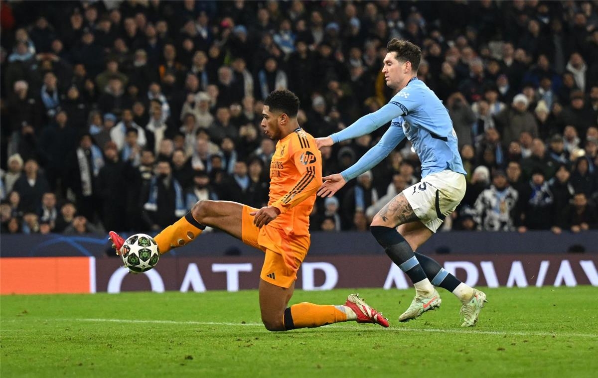 جون ستونز غاضبًا بعد هزيمة مانشستر سيتي أمام ريال مدريد: الحل بسيط
