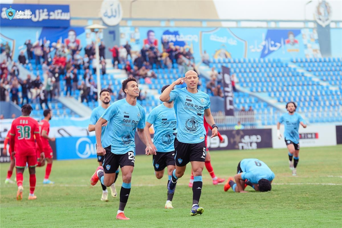 عمرو الجزار يرد على أنباء مفاوضات الزمالك لضمه ويشيد ببابا فاسيليو