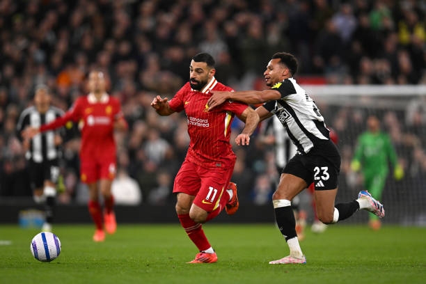 ليفربول ونيوكاسل في نهائي كأس الرابطة الإنجليزية.. تعرف على أبرز مباريات اليوم