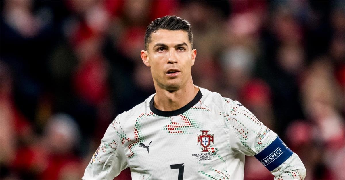 &quot;انظروا في عيني&quot;.. رونالدو يثور على الإعلام قبل مباراة البرتغال والدنمارك