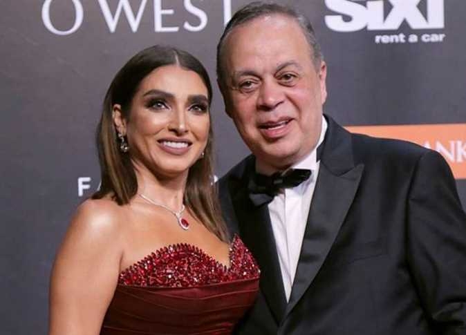 نقل أشرف زكي للمستشفى بعد أزمة صحية.. وروجينا تطمئن الجمهور