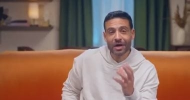 الرئيسية / فن / إسلام فوزى يسخر من أحمد مالك وطه الدسوقى فى &quot;ولاد الشمس&quot;.. فيديو
