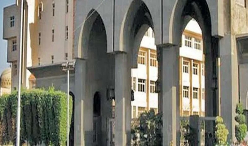 كلية الدراسات الإسلامية تناقش رسالة ماجستير لباحثة متوفاة في الشرقية