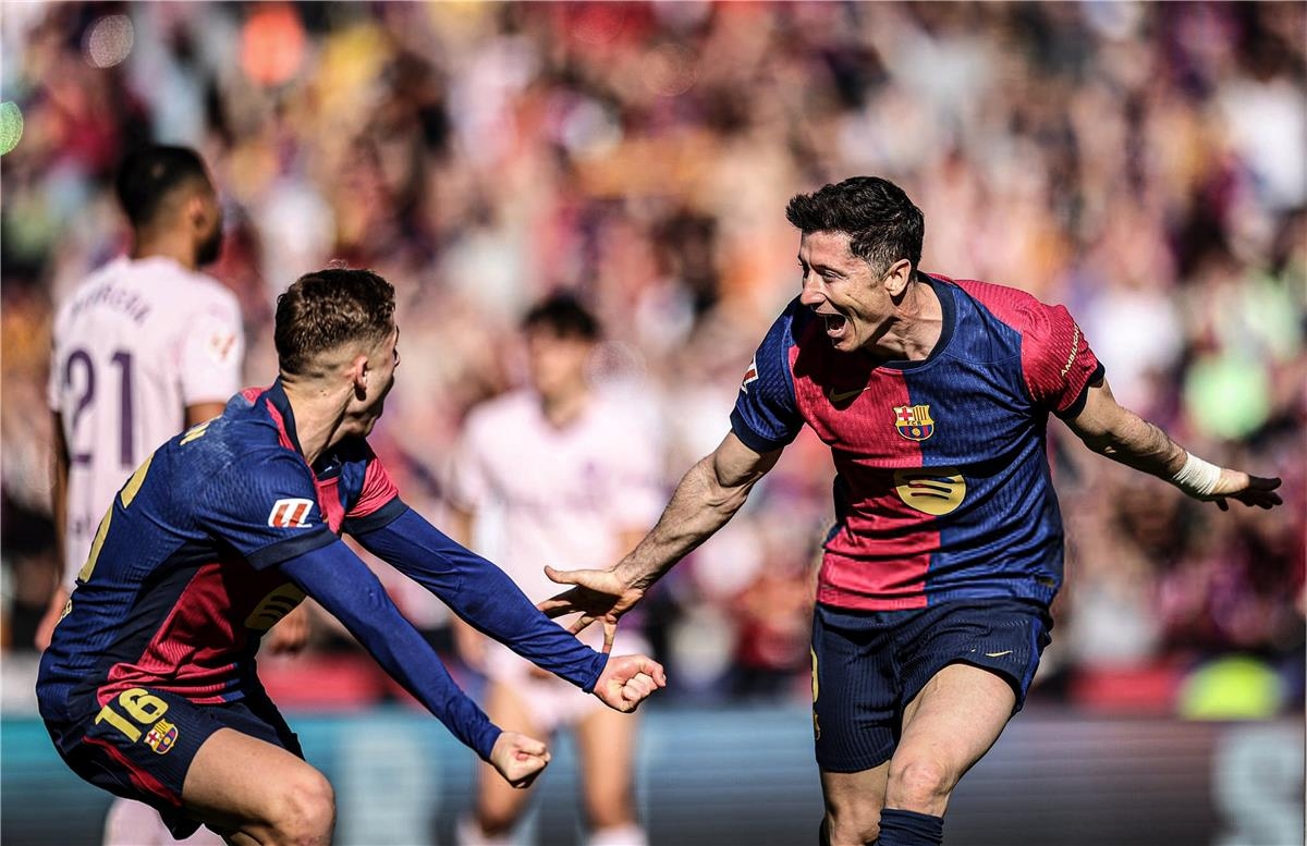 تشكيل برشلونة أمام سيلتا فيحو في الدوري الإسباني.. موقف ليفاندوفسكي