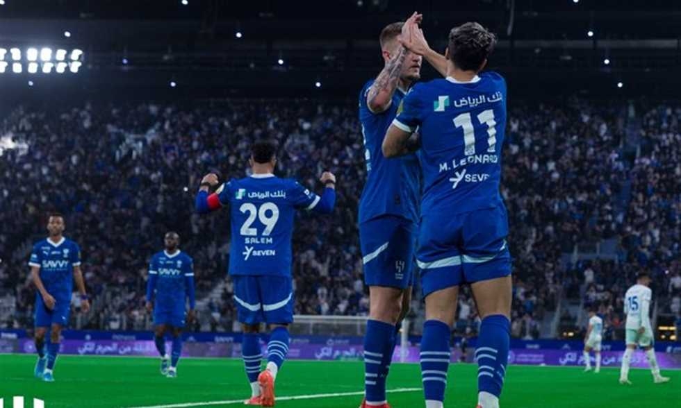 تقرير: بسبب تعثر صفقة برونو فيرنانديز.. الهلال يقترب من ضم لاعب أستون فيلا