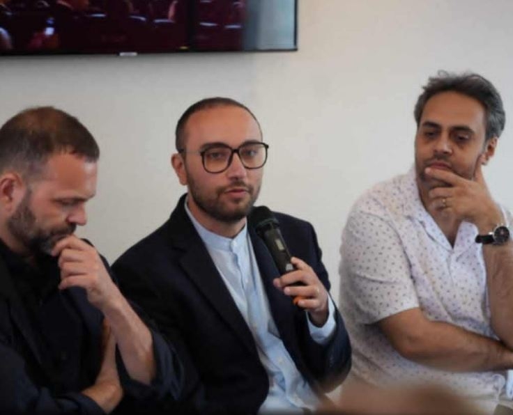 المدير الفني لمهرجان القاهرة السينمائي يناقش بناء الروابط بين مهرجانات الأفلام العربية على هامش مهرجان كان