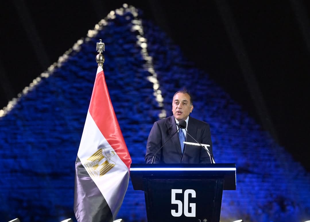 رئيس الوزراء: الدولة بقيادة «الرئيس» وضعت رؤية واضحة لبناء مصر الرقمية