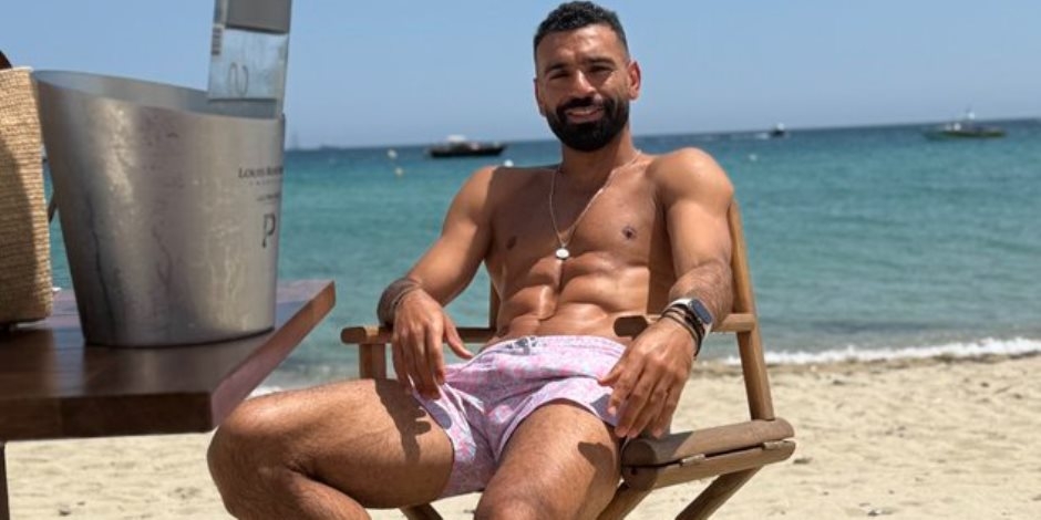 بعد التتويج بالدورى الإنجليزى.. محمد صلاح يقضى أجازته على البحر