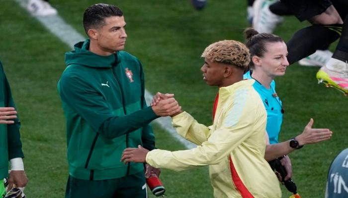 لامين يامال VS ميسي ورونالدو ونيمار.. من الأفضل بعمر الـ18؟