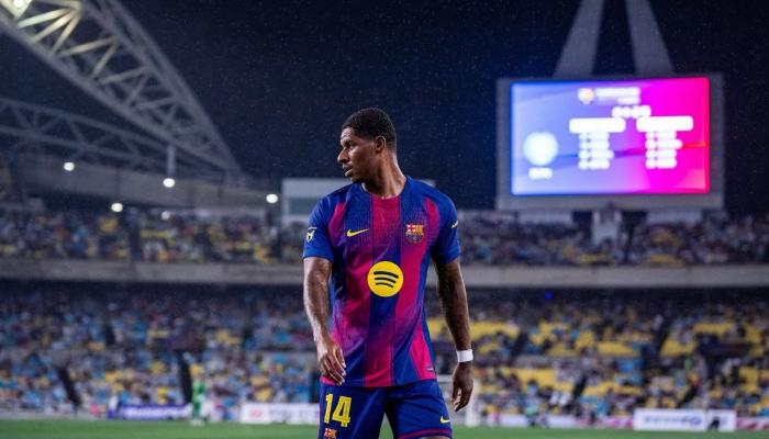 بث مباشر: مباراة برشلونة وكومو في كأس خوان غامبر 2025