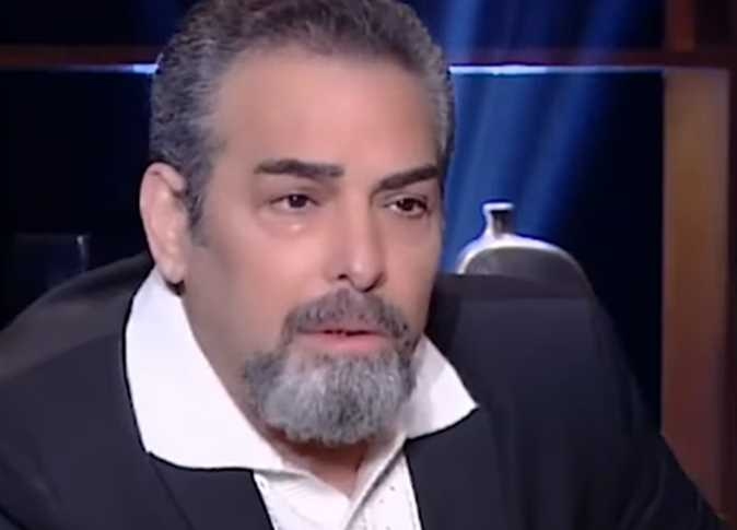أحمد عبدالعزيز يعلق مجددًا على رفضه مصافحة معجب.. ماذا قال؟ (فيديو)