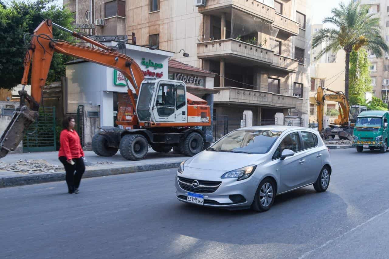 محافظ الإسكندرية يتابع أعمال توسعة شارع أبو قير ويوجه بسرعة التنفيذ وتطوير التشجير