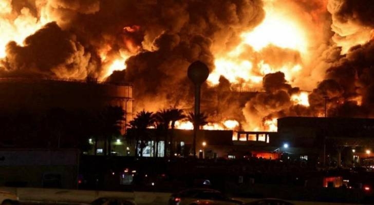 التصعيد في اليمن: الحوثيون يعلنون استشهاد 20 شخصا والجيش الأمريكي يؤكد تدمير ميناء عيسى النفطي