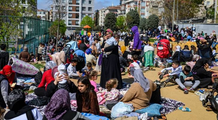 عقب الزلزال القوي.. 185 هزة ارتدادية تضرب إسطنبول والكشف عن عدد الإصابات