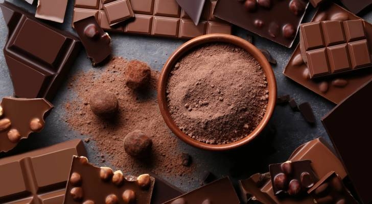 حقيقة علاقة تناول الشوكولاتة بعلاج الاكتئاب.. ماذا يقول العلم؟