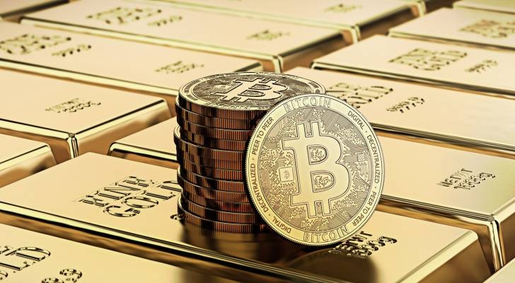هل ينتهي عصر الذهب؟.. صندوق بيتكوين يتفوق