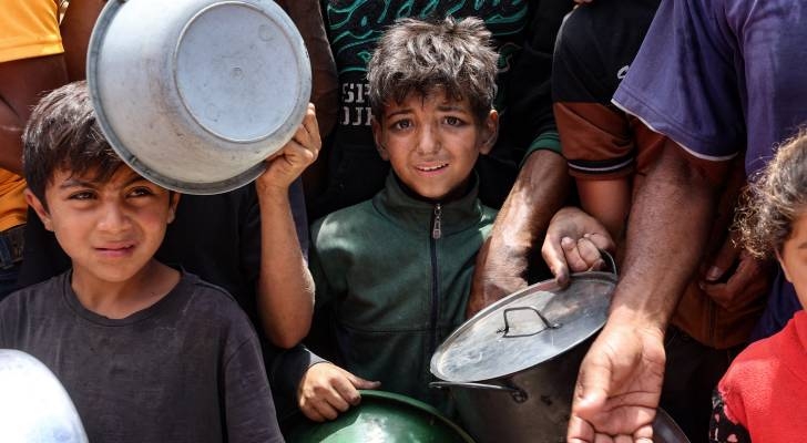جيش الاحتلال يعلن موعد انطلاق آلية توزيع المساعدات في قطاع غزة ضمن خطة أمريكية