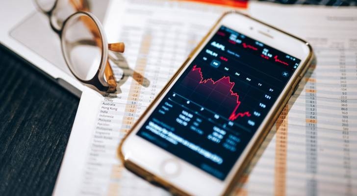 أسواق الأسهم الأوروبية تتراجع على وقع تهديد ترمب بفرض رسوم جمركية بنسبة 50%