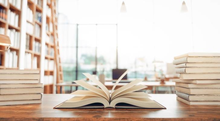 قرار جديد للتربية: حذف مواضيع من مادة اللغة الإنجليزية للصف الحادي عشر