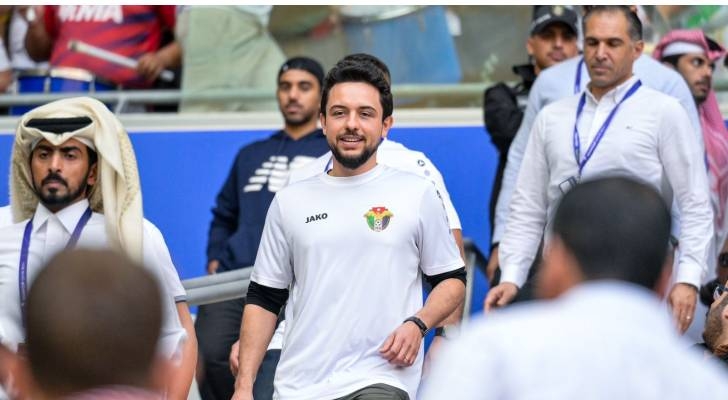 ولي العهد يغادر أرض الوطن لمتابعة مباراة "النشامى" ونظيره العُماني في مسقط