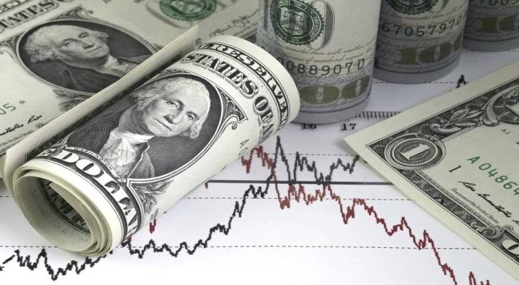 الدولار يرتفع أمام العملات الرئيسية مع تصاعد التوترات وترقّب قرار الفائدة