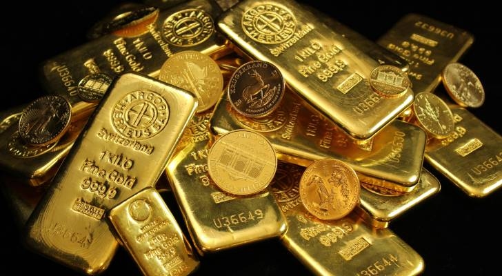 أسعار الذهب تشهد استقرارًا نسبيًا مع تراجع الطلب على الملاذات الآمنة عالميا