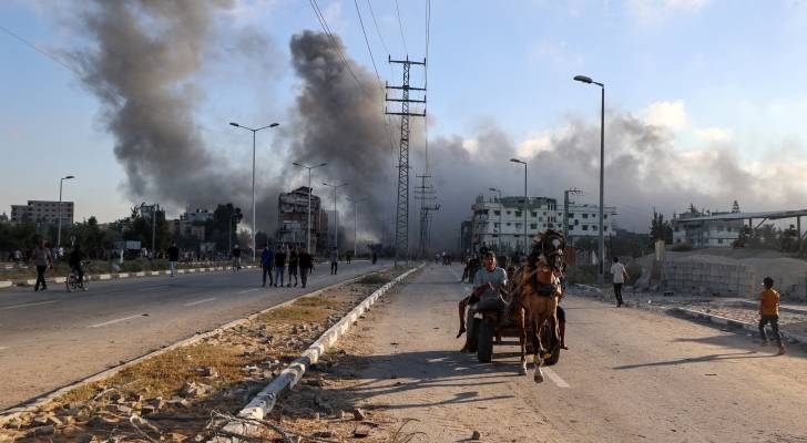 في اليوم الـ629 للعدوان.. الاحتلال يواصل شن غارات عنيفة على غزة ويوقف المساعدات