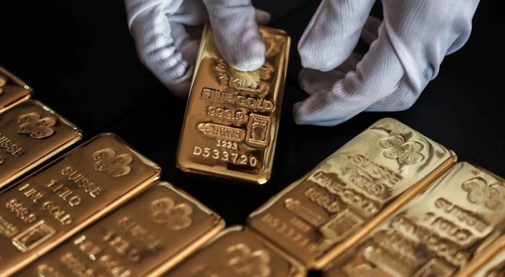 الذهب يهبط لأدنى مستوى عالميا في شهر مع انحسار التوترات الإقليمية