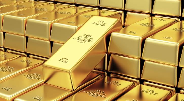 ارتفاع الذهب وتراجع النفط وسط ترقب أمريكي