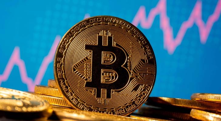 البيتكوين تخترق 109 آلاف دولار مدعومة بتفاؤل التجارة والأسواق
