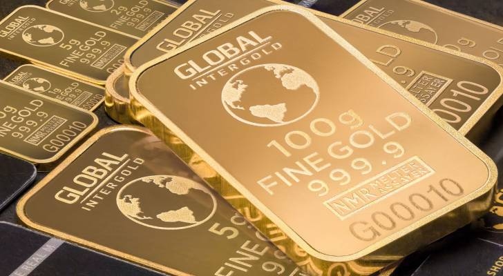 انخفاض في أسعار الذهب والنفط عالميا وارتفاع للغاز الطبيعي