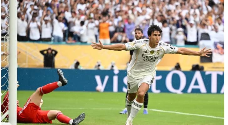 جونزالو جارسيا.. الرقم 9 الذي لم يتوقعه أحد وفرض نفسه في ريال مدريد!
