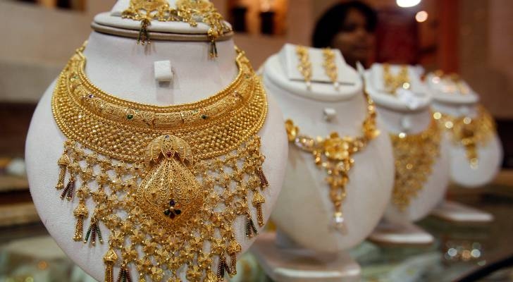 أسعار الذهب تنخفض دون 3300 دولار للأونصة .. فما الأسباب؟