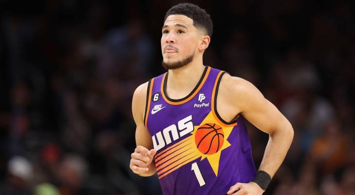 بوكر يصنع التاريخ: الأعلى أجرًا في NBA براتب خيالي