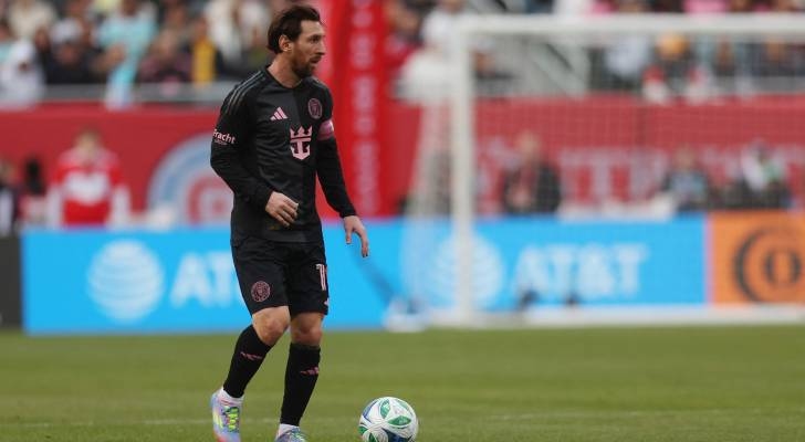 ميسي بين الهلال والأهلي.. جدل لا ينتهي وظلم يلوّح في الأفق!