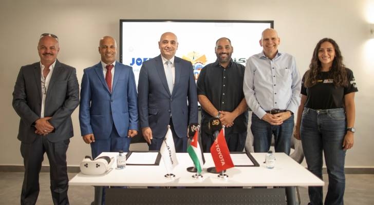 المركزية تويوتا تدعم عبد السلام العجارمة في رحلته نحو المونديال على متن تويوتا لاند كروزر برادو