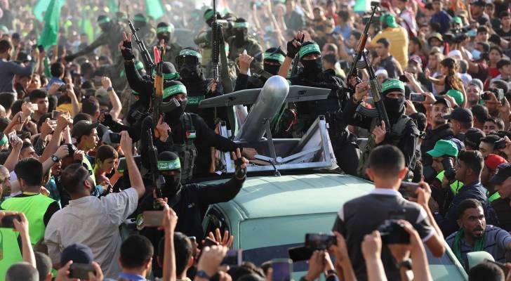 الخارجية البريطانية: يجب الإفراج عن المحتجزين وتسليم حماس سلاحها وترك السيطرة على غزة