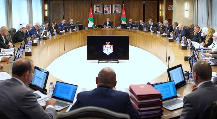 الحكومة تصدر سلسلة قرارات مهمة للأردنيين.. تفاصيل