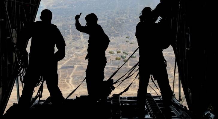 طيار متقاعد: الإنزالات الجوية الأردنية في غزة تجمع بين الواجب الإنساني والدقة والكفاءة