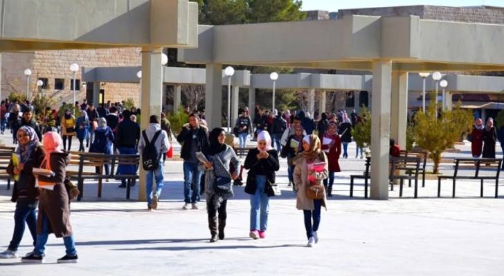 جامعات تحول دوام طلبتها عن بعد بسبب موجة الحر