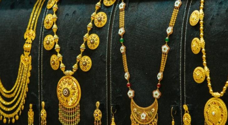 هبوط أسعار الذهب والفضة والطاقة بقوة في تداولات بداية الأسبوع