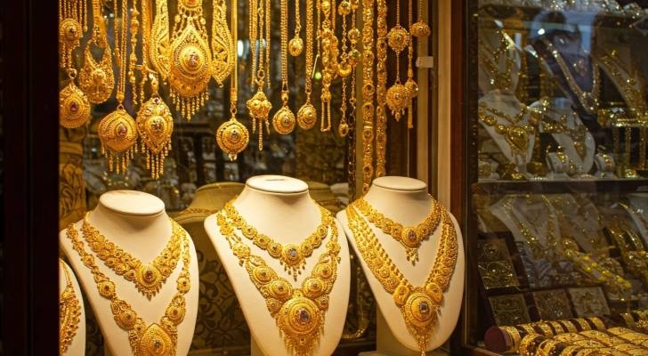 انخفاض أسعار الذهب مساء الاثنين في الأردن.. وهذه أسعار ليرات الإنجليزي وًالرشادي