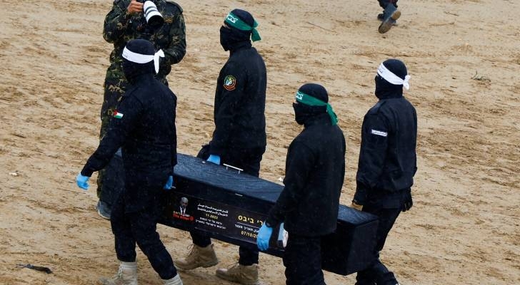 Hamas hands over captives' bodies as 'Israel' finally releases Palestinian detainees