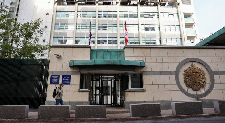 Russia expels two British diplomats