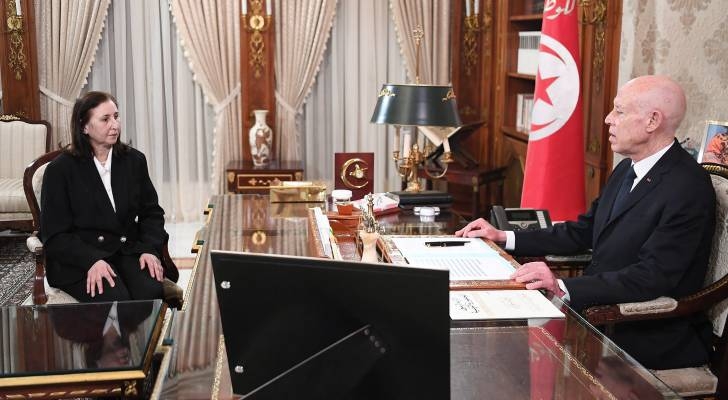 Tunisian president sacks prime minister