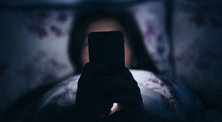 Study links bedtime screen use to higher insomnia risk