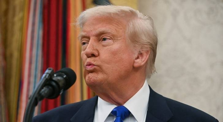 US appeals court blocks Trump's bid to end legal status for 400,000 migrants